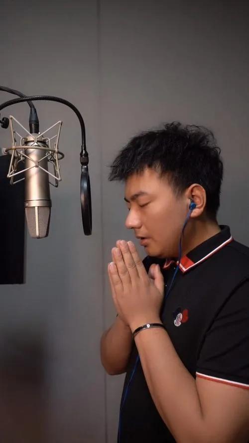 被誉为“刀郎2号”，凤凰传奇接班人，他却为何一直争议不断？