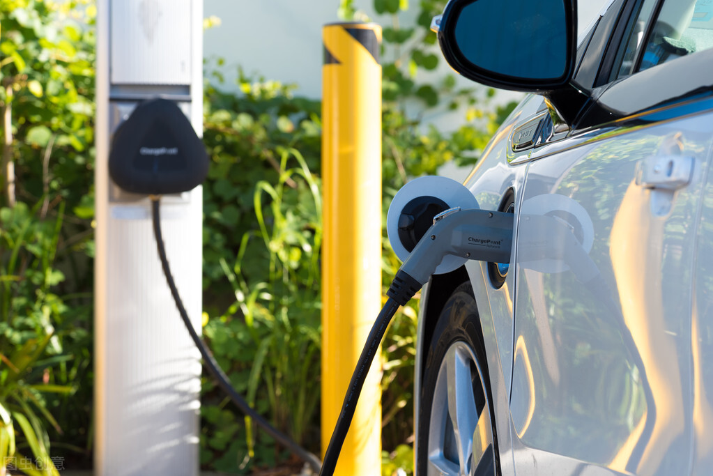 114元车费，陪聊一路，对话深圳跑网约车的“骆驼祥子”