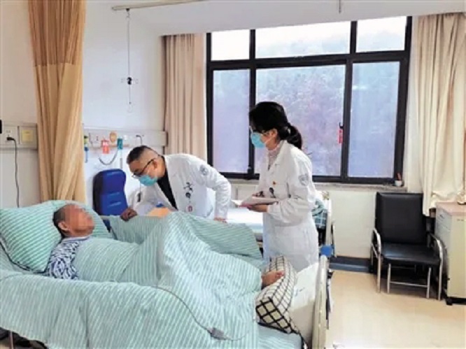 鏉窞鑰佹潨鑲濈檶鏅氭湡鎷掔粷鎵嬫湳,鑲濈檶鏅氭湡鑰佷汉鎷掔粷娌荤枟