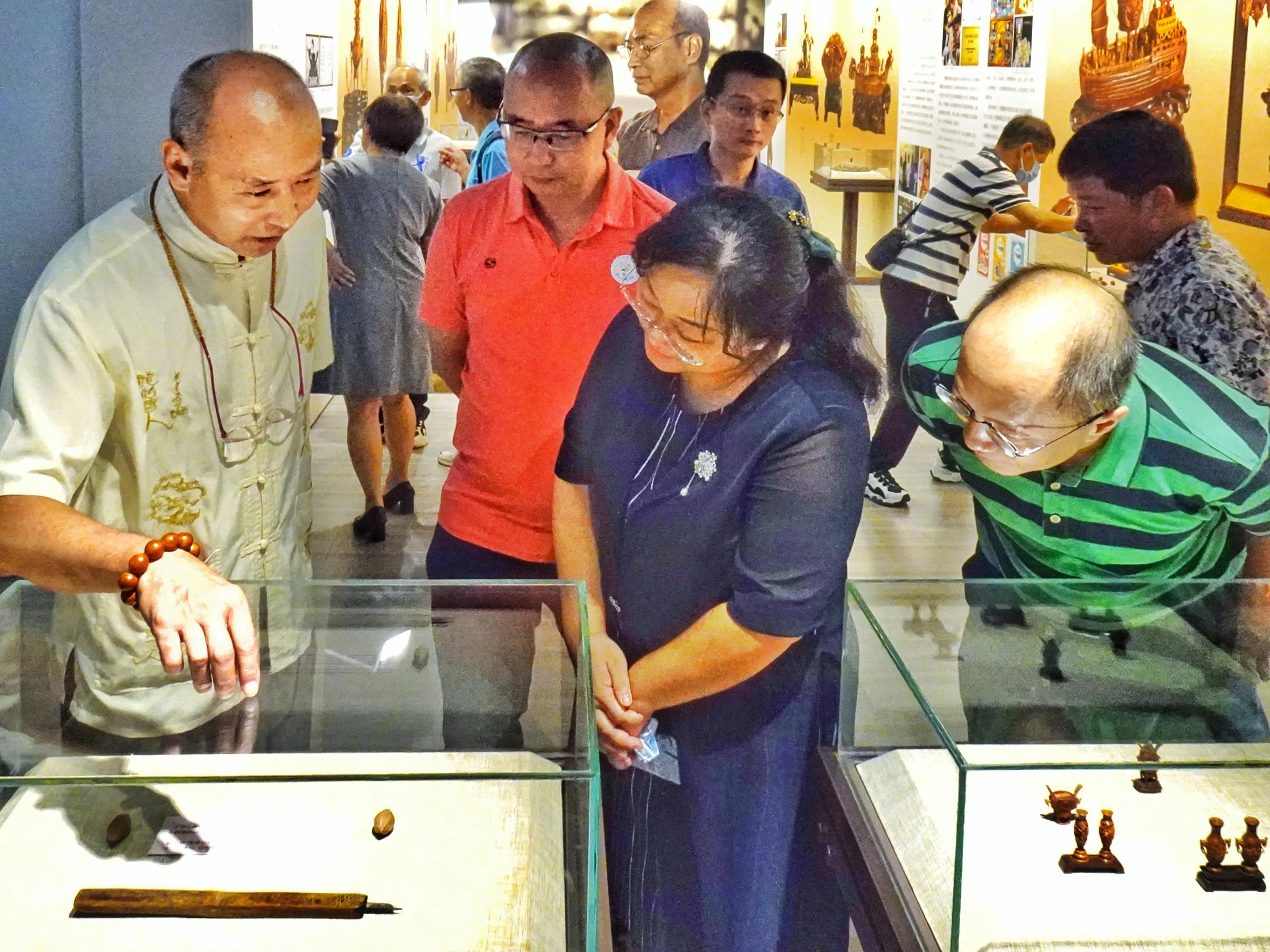 曾氏舞狮表演,广东曾氏榄雕基地