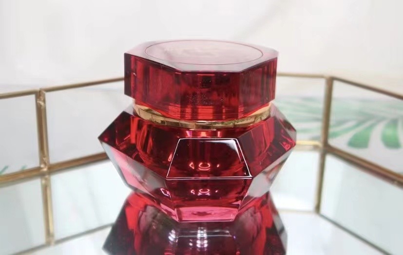 60多岁女人用什么面霜好？这6款好用的抗皱面霜，值得入手