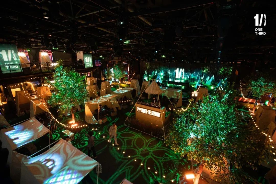 公路商店、露营咖啡...为什么这些新商业都在“去商业化”?