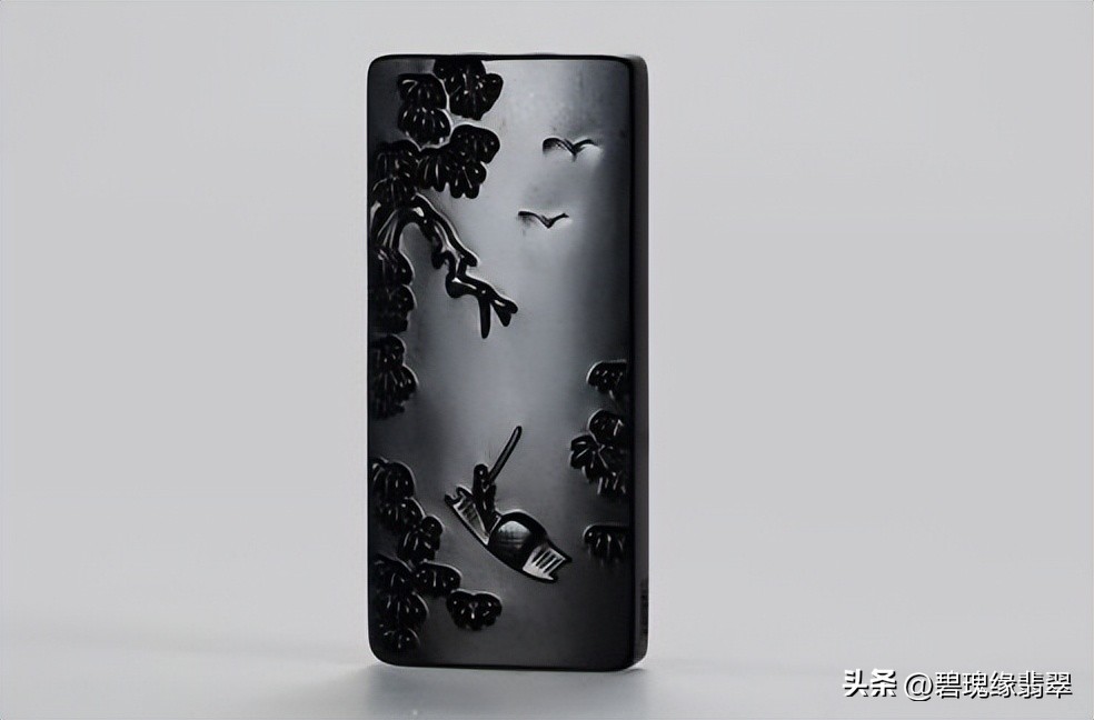 墨翠和墨玉珠子的区别图解,和田玉墨玉和墨翠哪个值钱