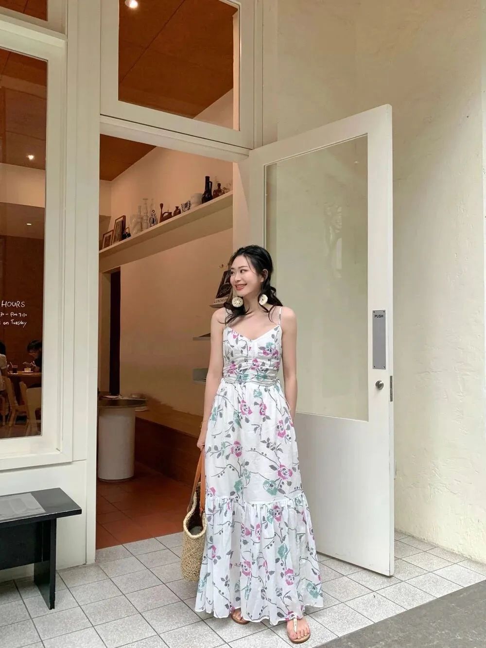 适合旅游穿的花裙子,夏天的花裙子美丽又治愈