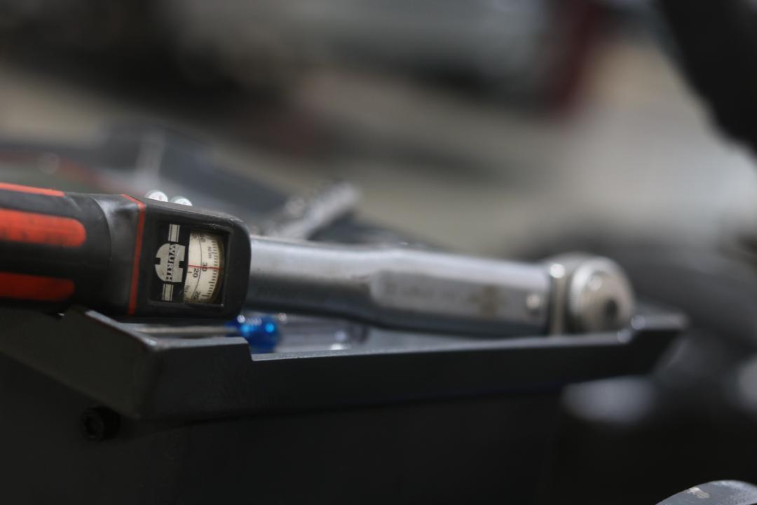 破烂的车变成新车,破烂的车子翻新