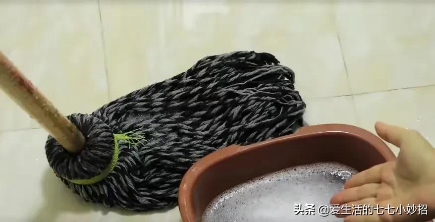 不用再买蟑螂药了教你一招,灭蟑螂的小妙招别再用蟑螂药了