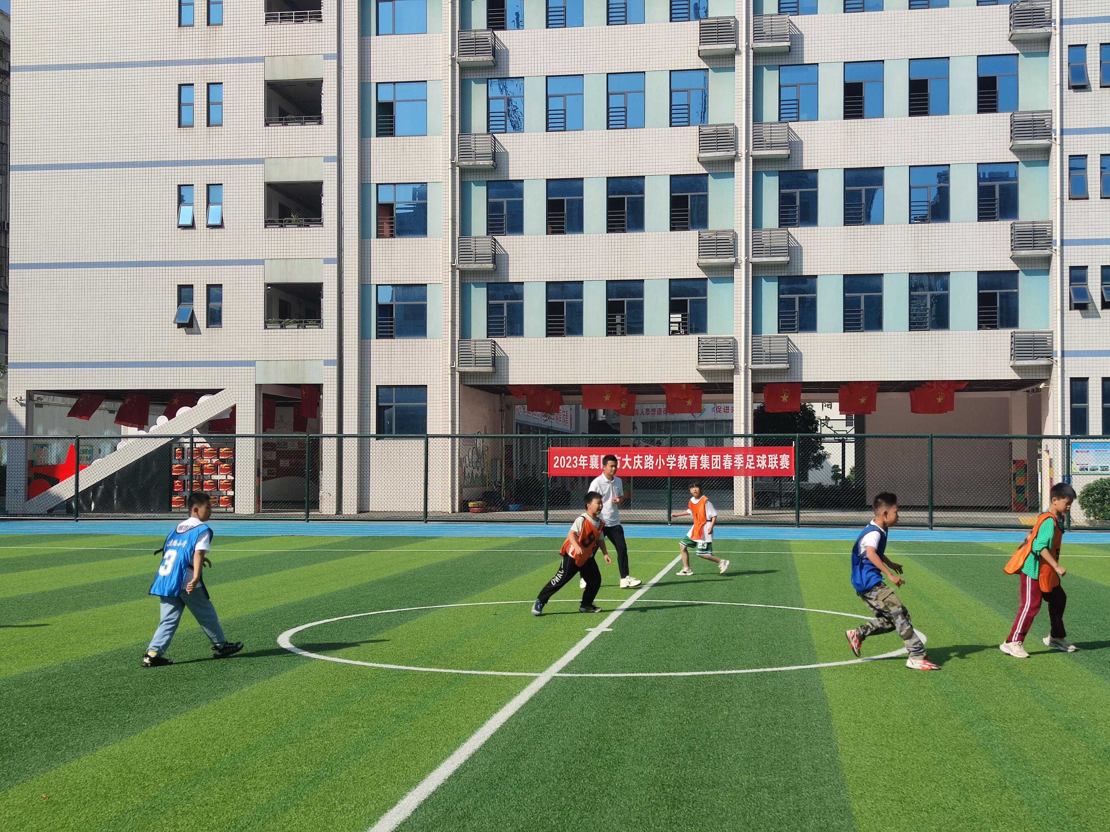 校园足球赛燃爆全场小学,足够精彩校园足球联赛火热进行中