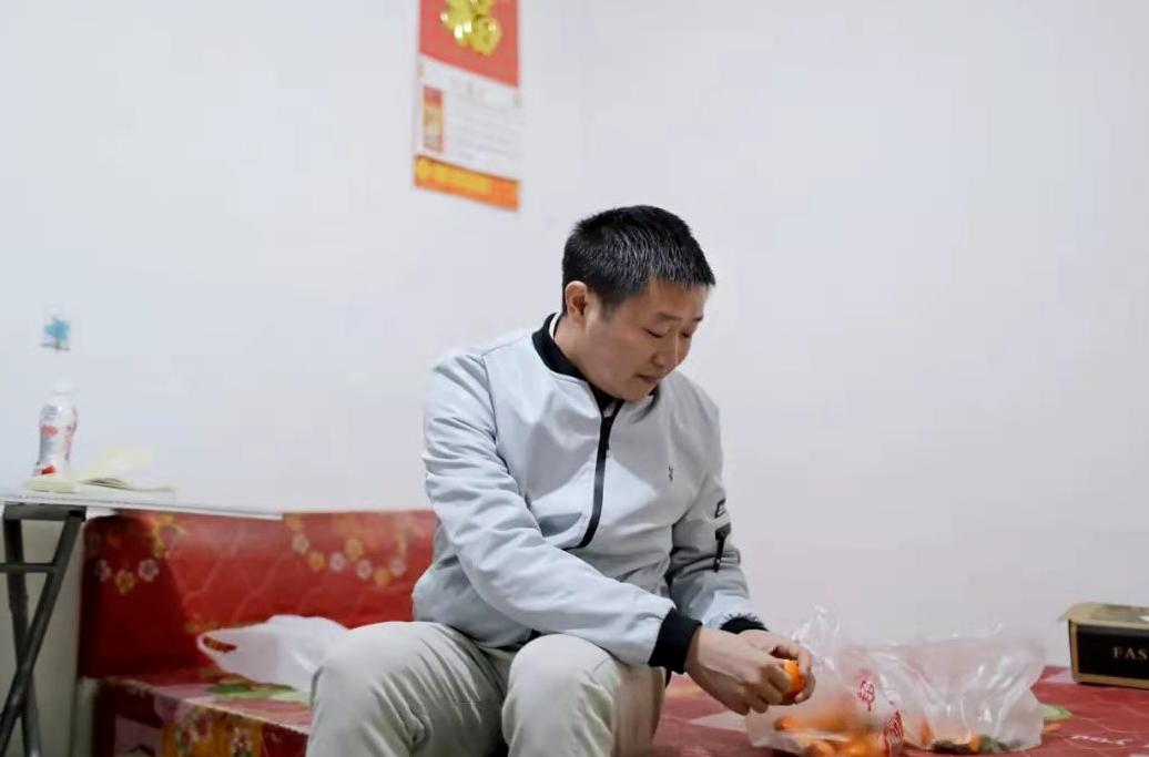 快递小子余建春,余建春快递