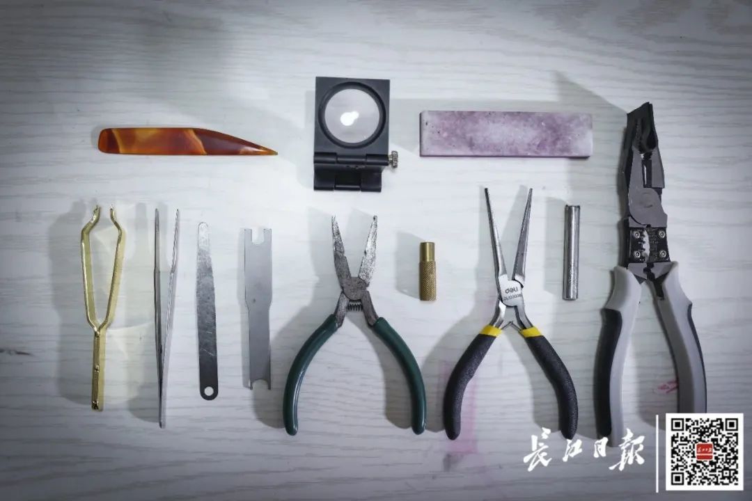 武汉90后小伙修钢笔火了，全国人都来找他