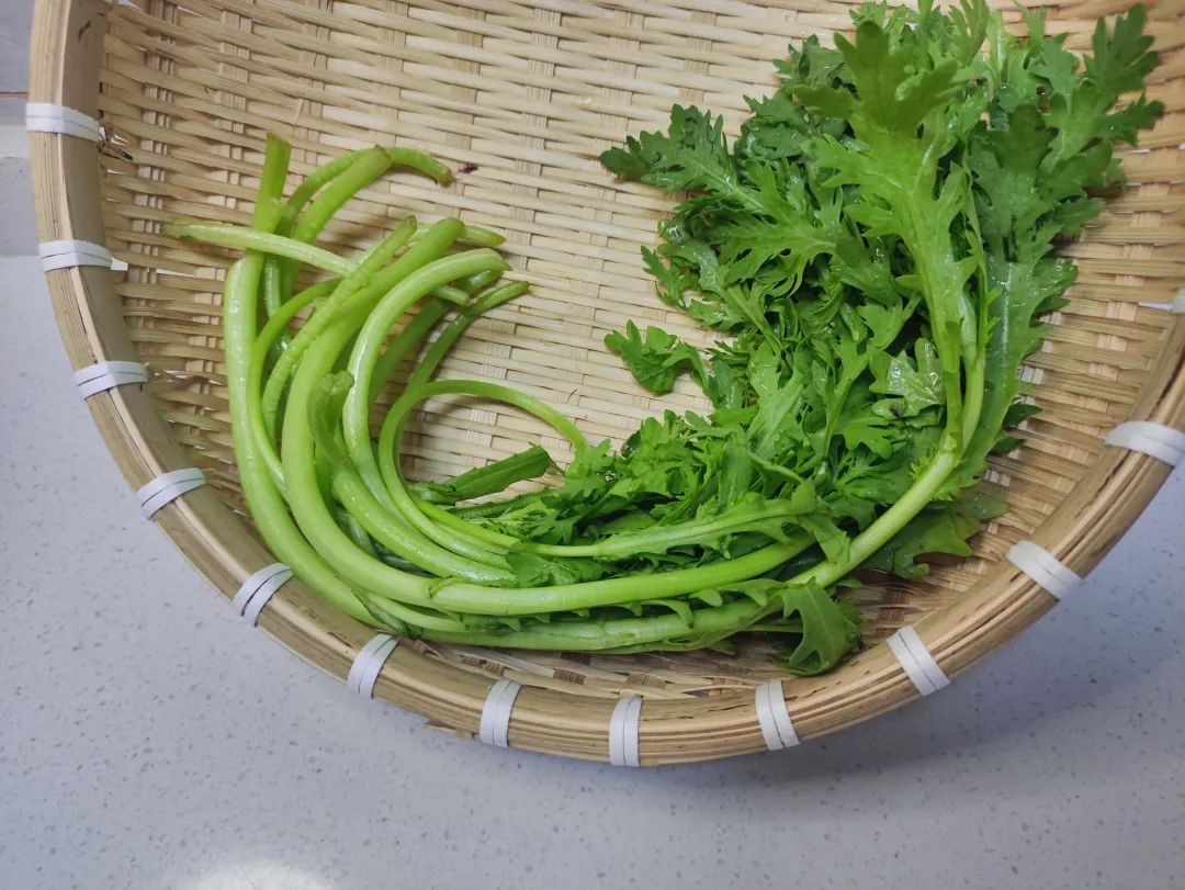 失眠多梦肝火旺吃什么药管用,肝火旺失眠吃什么食物可以降肝火