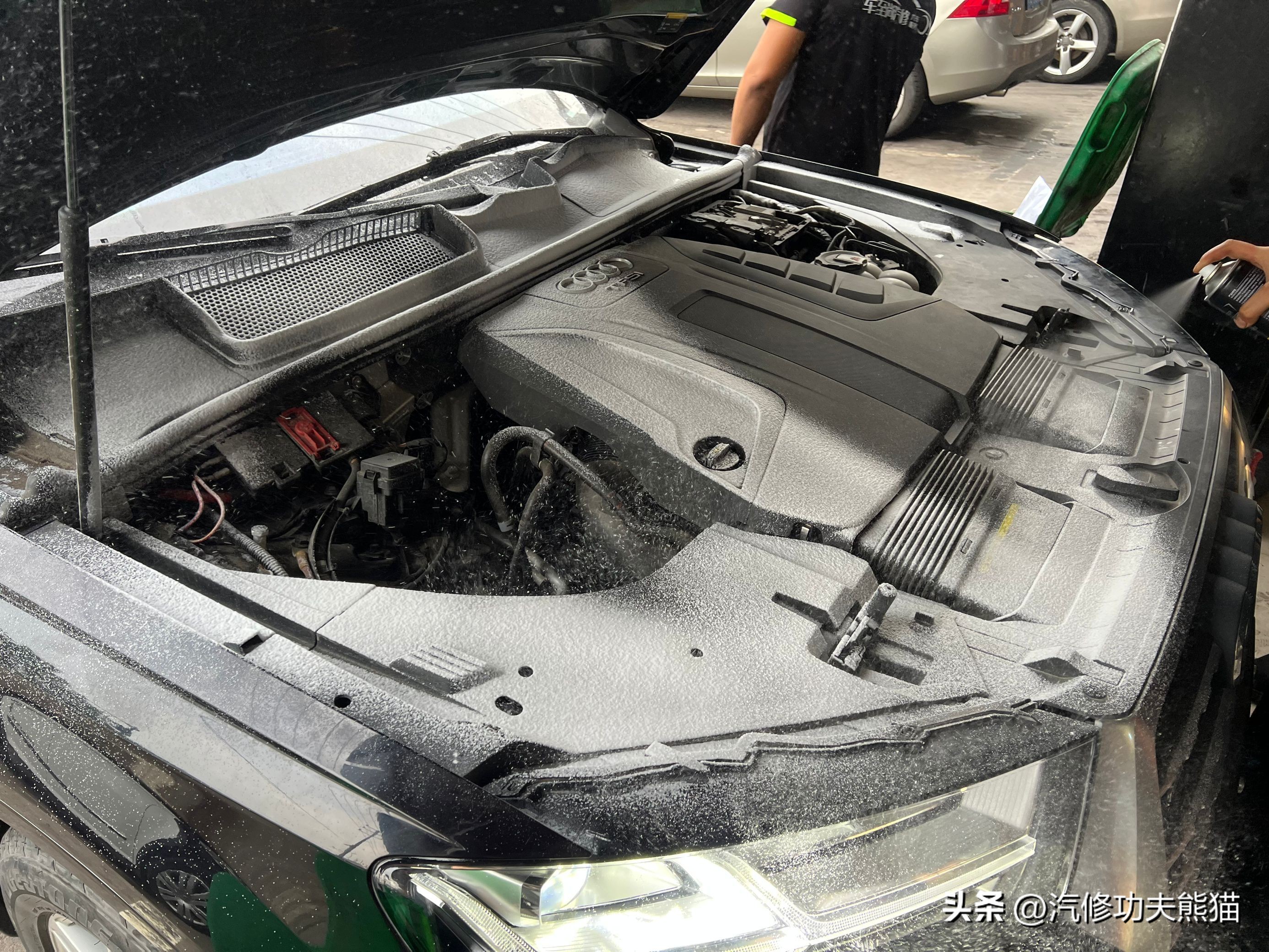 新款奥迪q72.0t保养,奥迪q7做大保养需要更换哪些