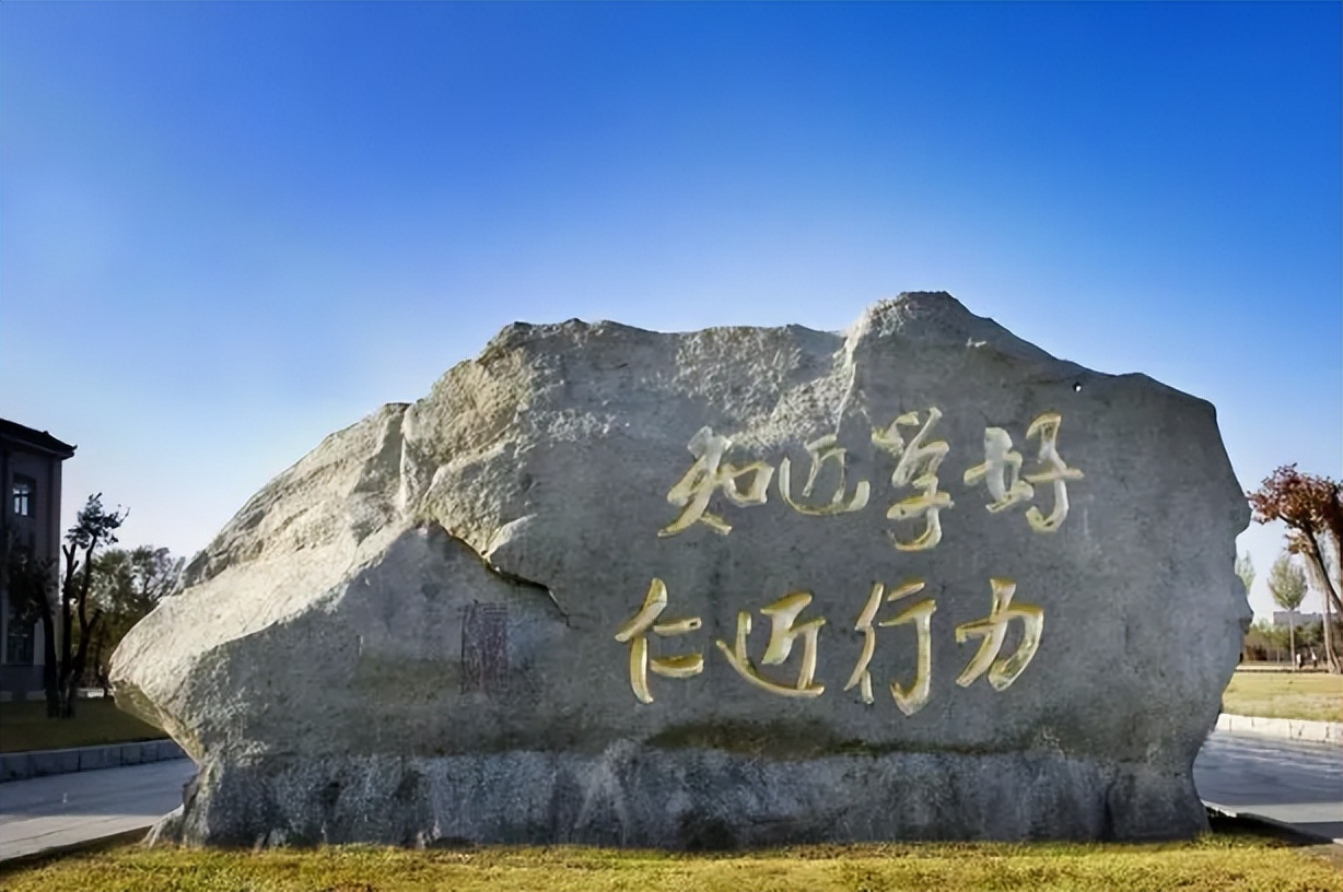 大学生暑假涌向工厂流水线，月入五六千，目标就是赚出一台iPad