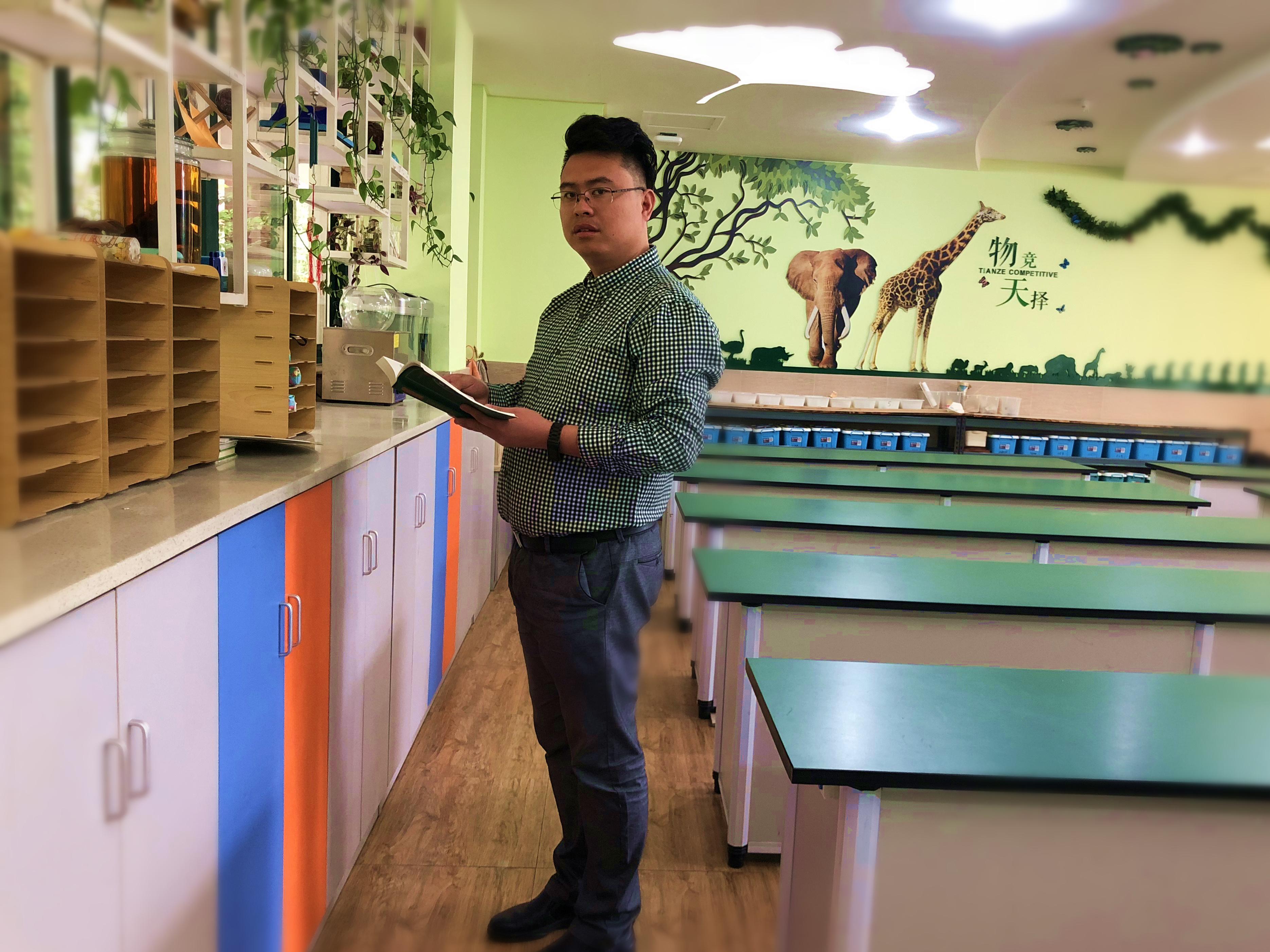 点赞人民的好老师,宁波市最美科技追梦人刘峰