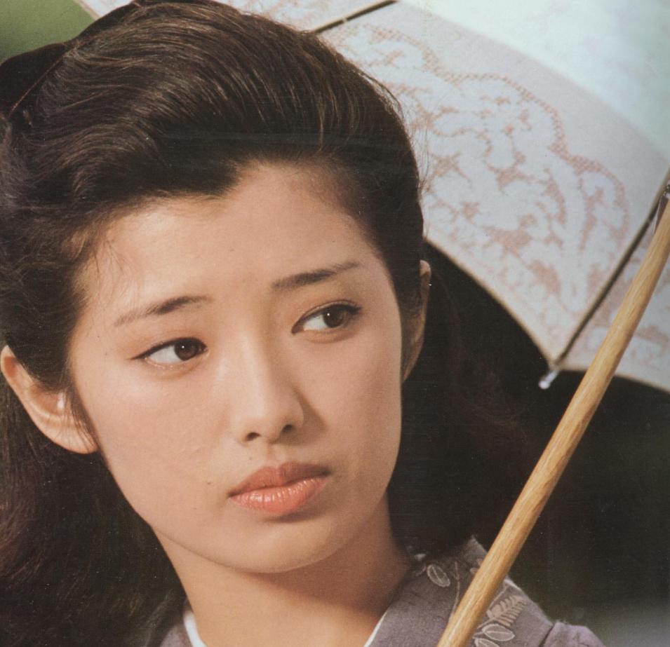 山口百惠谁年轻时还不是个美人,山口百惠为爱隐退完整版