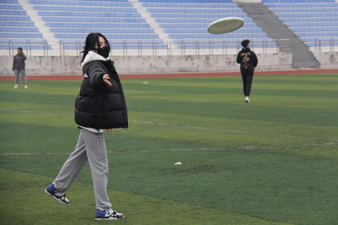 辽财足球场,辽财操场