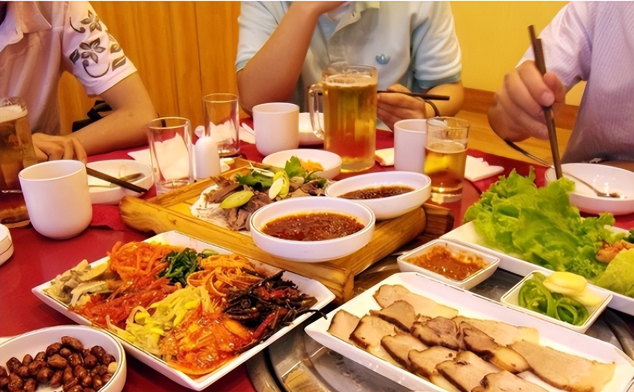 轮到你敬酒时牢记这3句敬酒词,敬酒必备十句话术