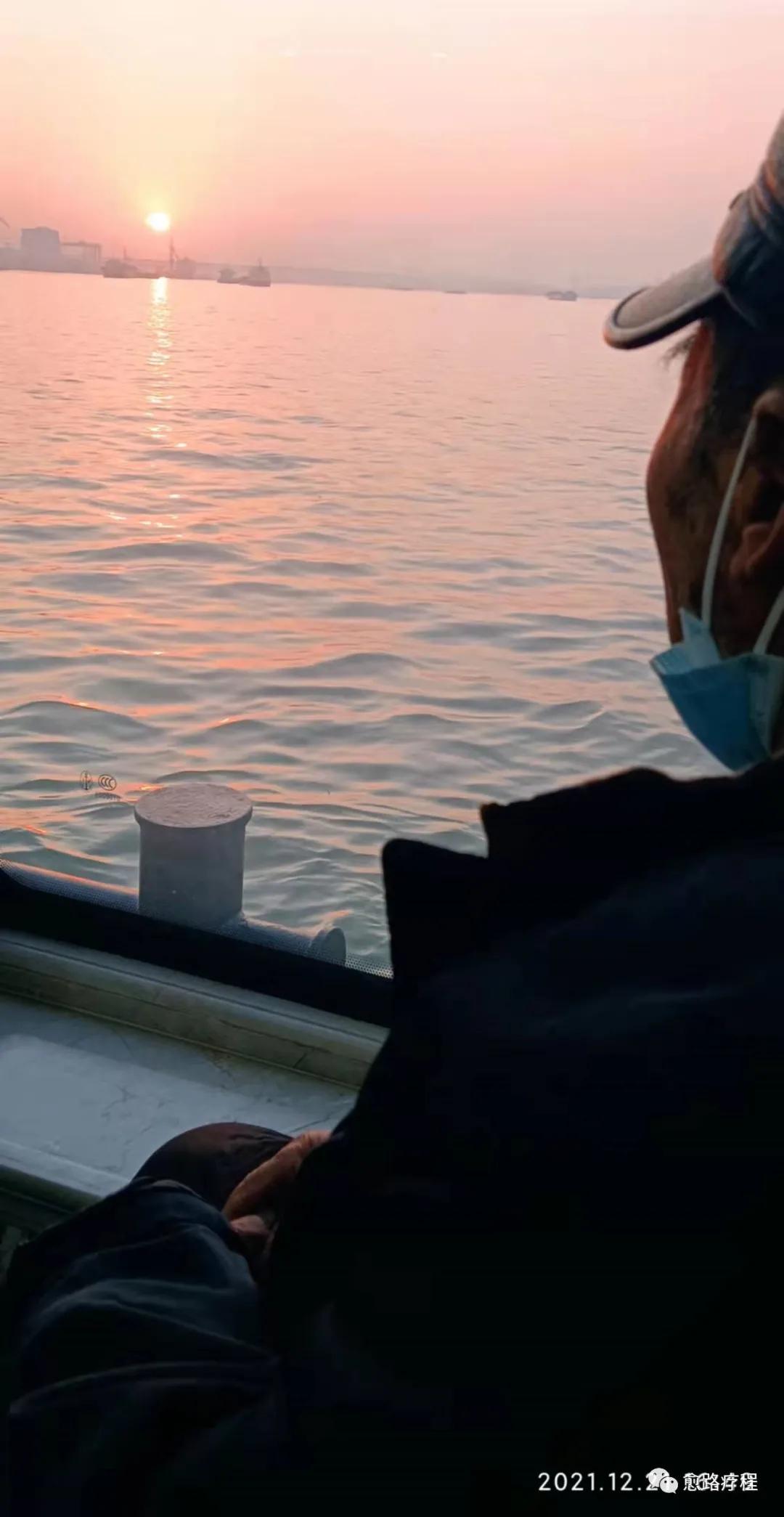 生活散记｜陪老父坐游轮指点无为人的江山：大江两岸都有我的房子