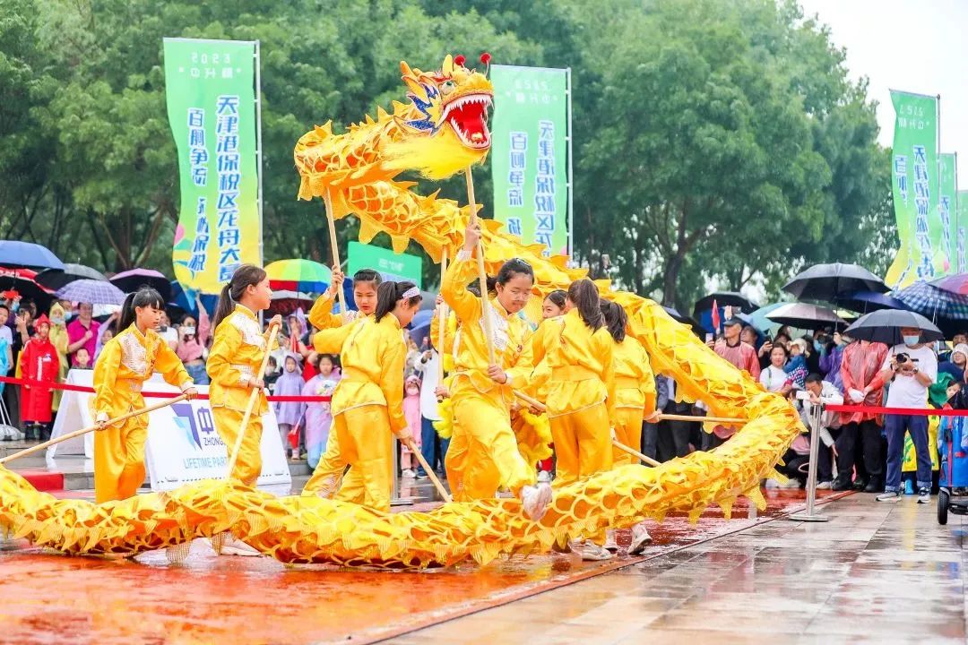 百舸争流竞扬帆不负众望勇夺魁,百舸争流龙舟竞渡