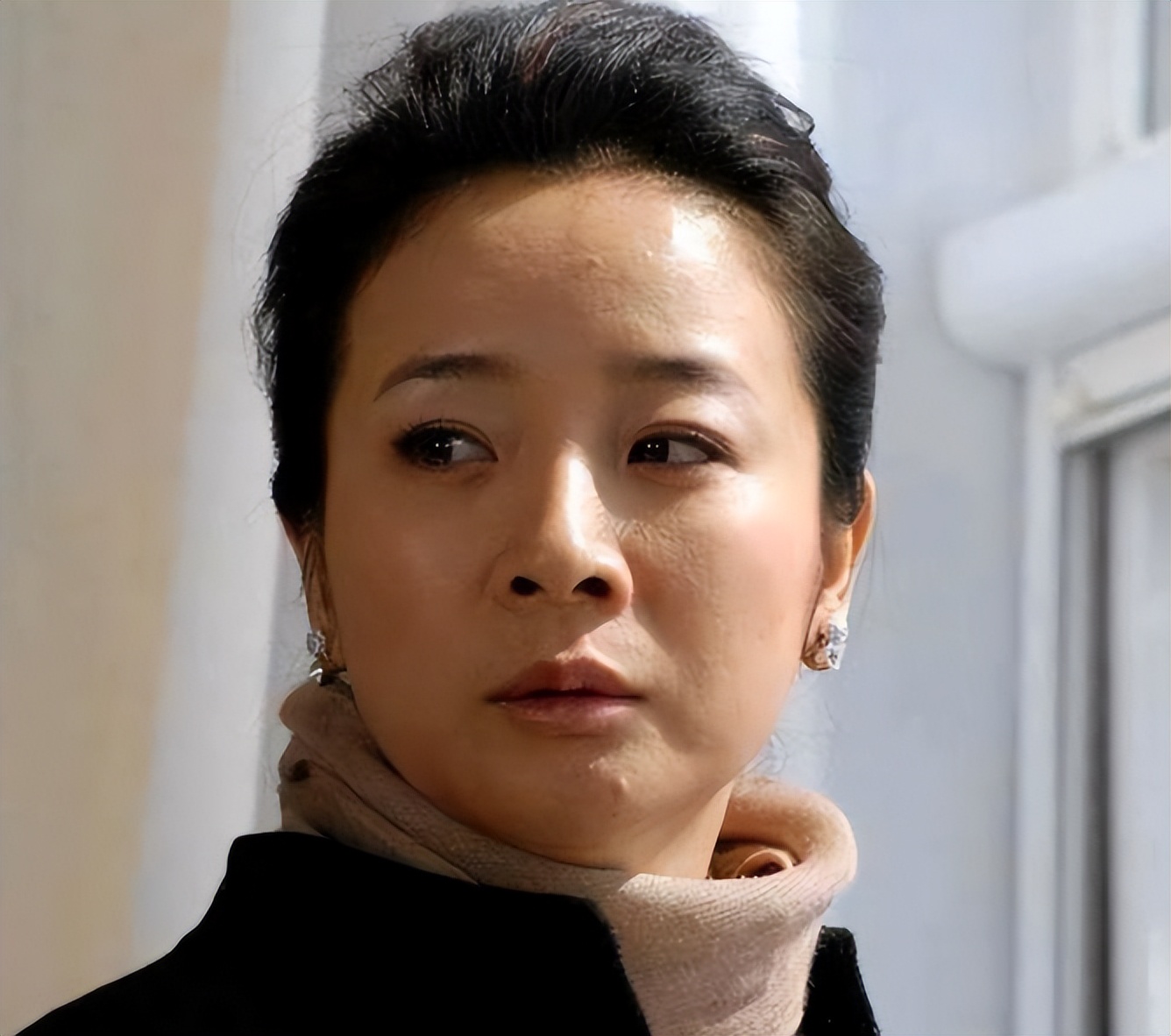 陈小艺婚后生活,52岁陈小艺分居11年