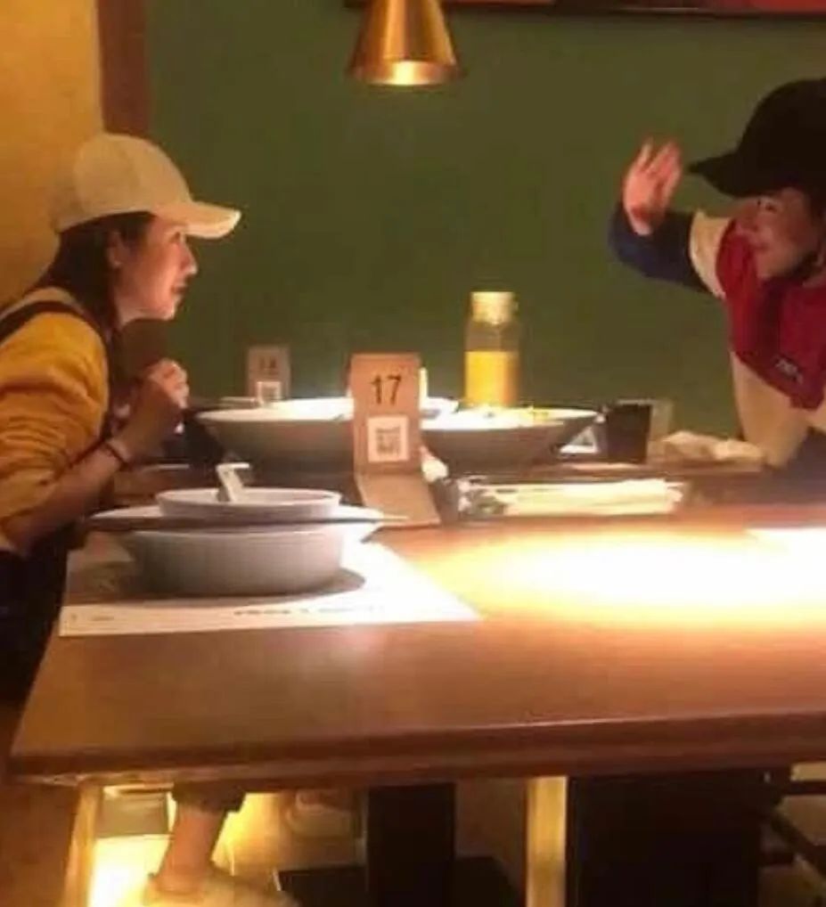 张新成李兰迪泰国正面照,李兰迪张新成泰国同游