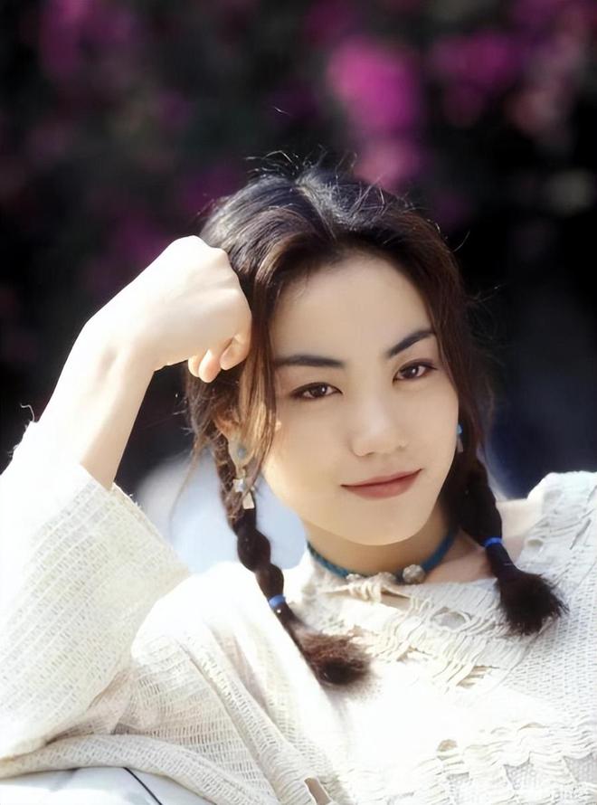 谢霆锋为什么如此喜欢王菲,谢霆锋为何喜欢王菲这么多年