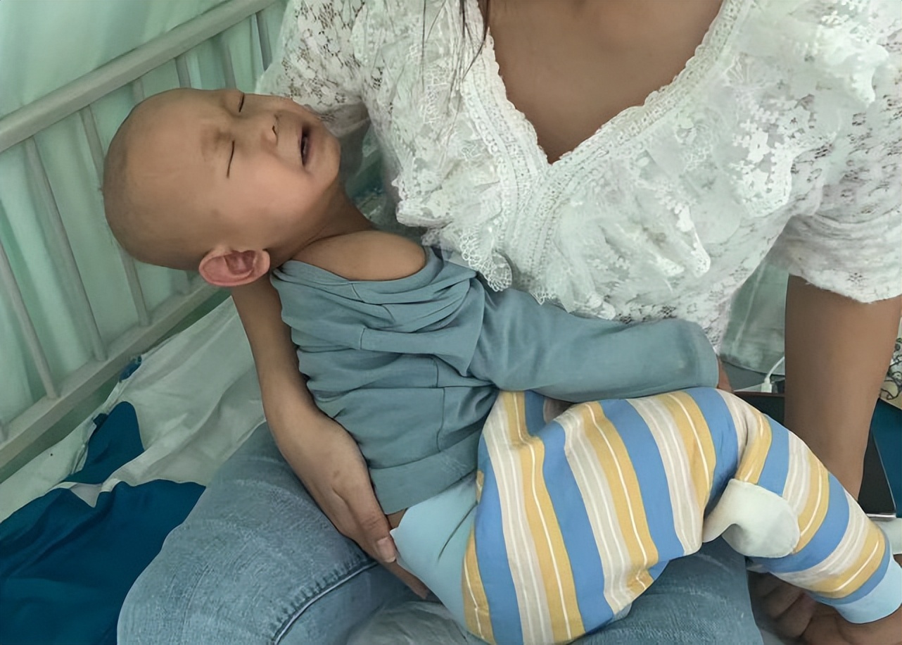 婴儿患癌离世,刚出生的婴儿患癌