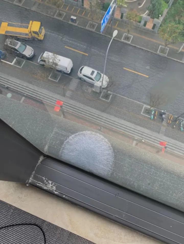 洒拖派0-Pro擦窗机器人到底值不值得入手？实时开箱测评！