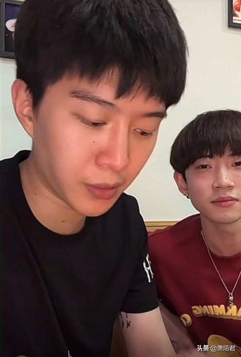 范丞丞素颜直播全过程,范丞丞素颜直播像路人