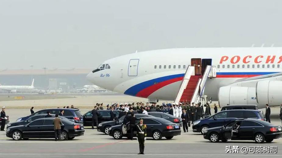 美国专机将密切飞往中国？中国增持205亿美债后，美方态度变了