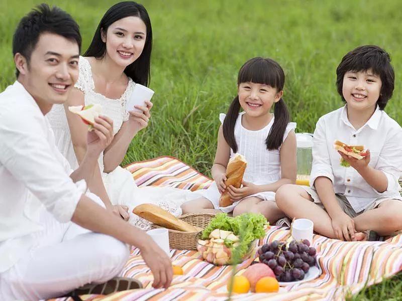 儿媳买高档水果，我尝了一个，她3天不理我，儿子扬言送我回乡下