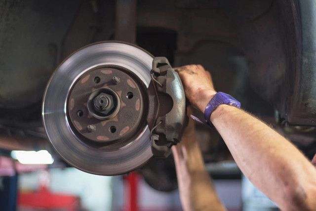 给爱车保养正确流程分享来看,很多人不知道自己的爱车怎么保养