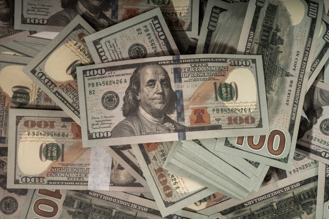 经济萧条怎么度过难关,经济萧条时候该怎么做