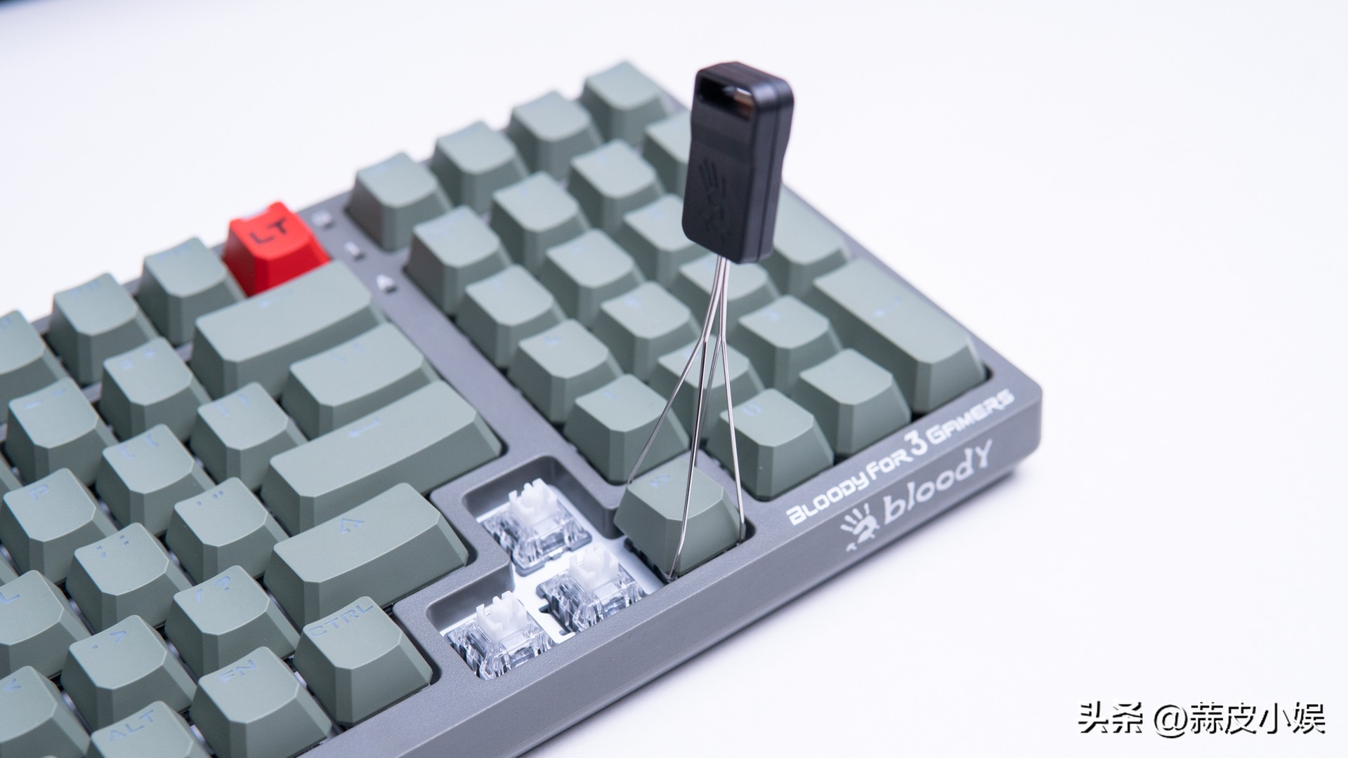 双飞燕键盘t98变速光轴值得买吗,双飞燕t98键盘和y75键盘哪个好