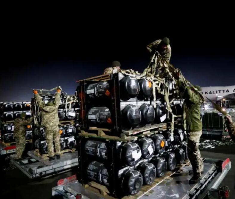 俄领土被波兰改名，不到24小时，普京签署总统令，预备役开始集训