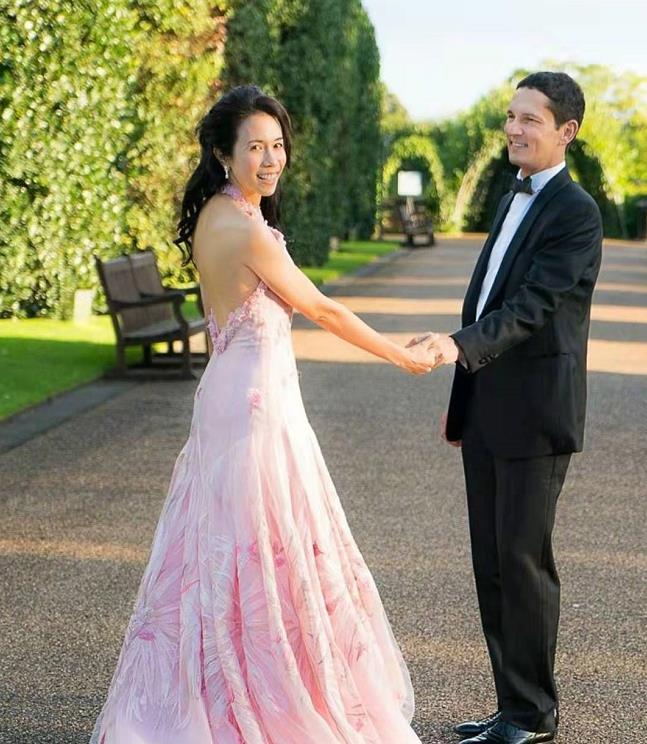 港台女星莫文蔚,朱茵莫文蔚分手了吗