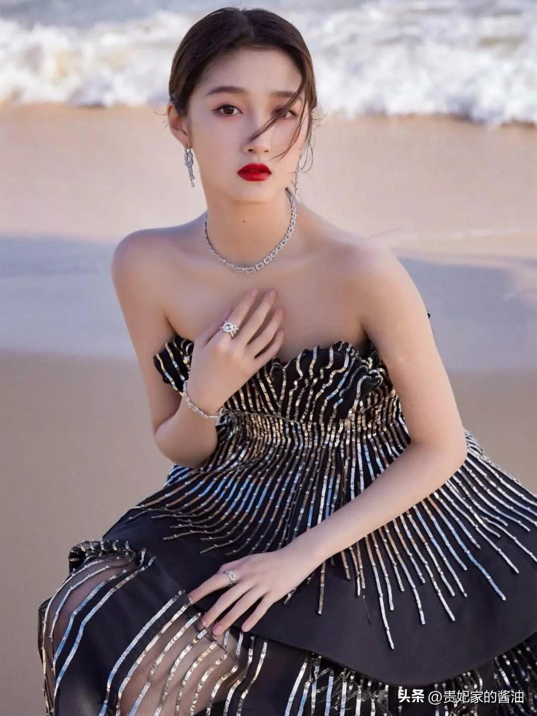 关晓彤个人资料1997年属相,关晓彤1997年9月17日出生