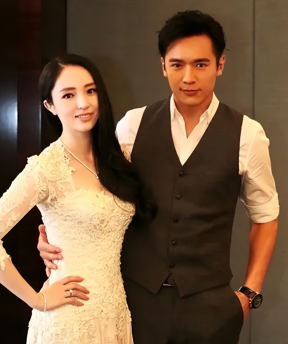 董璇高云翔离婚了没,董璇与高云翔离婚后现身活动