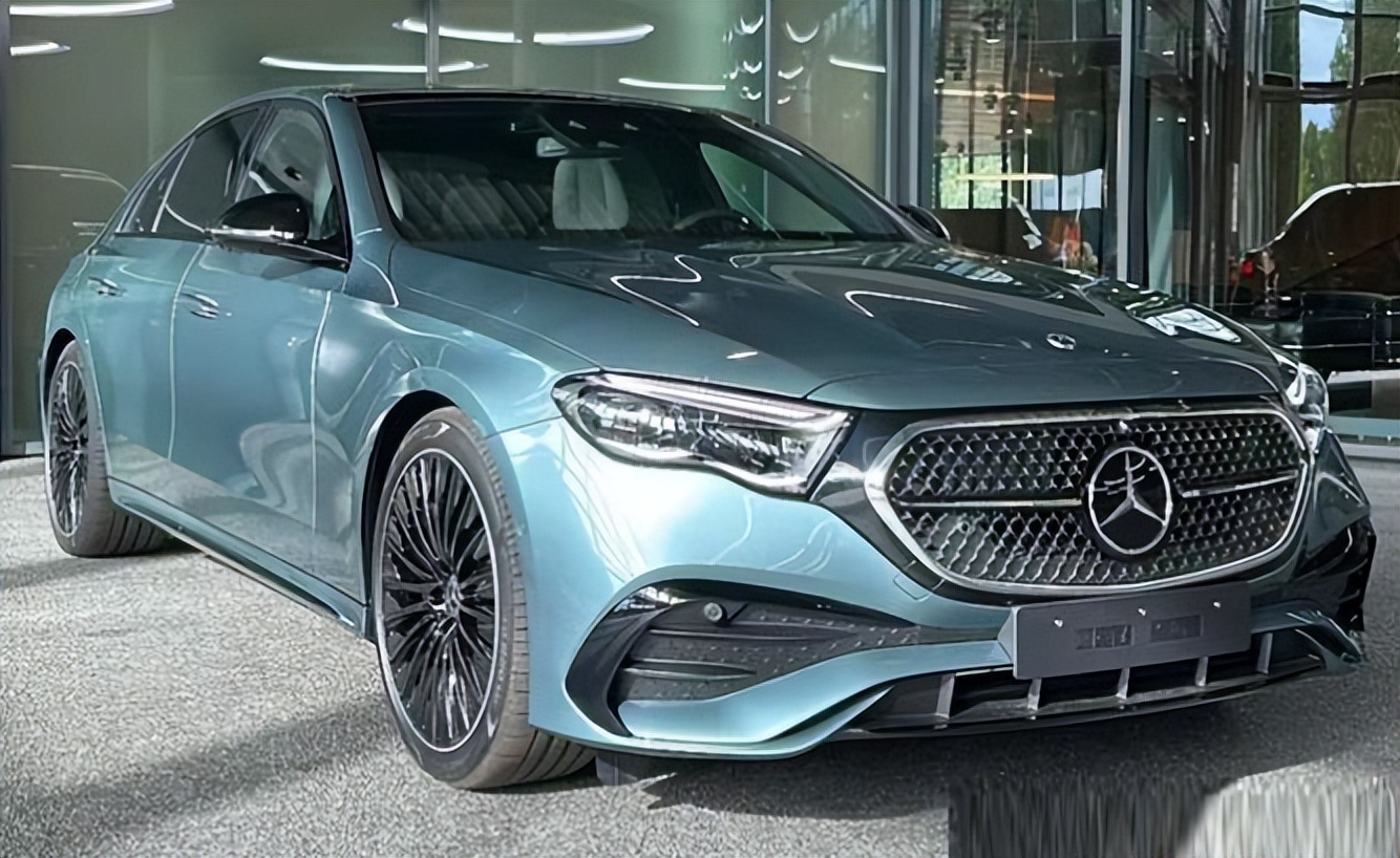 奔驰e白色内饰加价吗,全新奔驰e价格2024