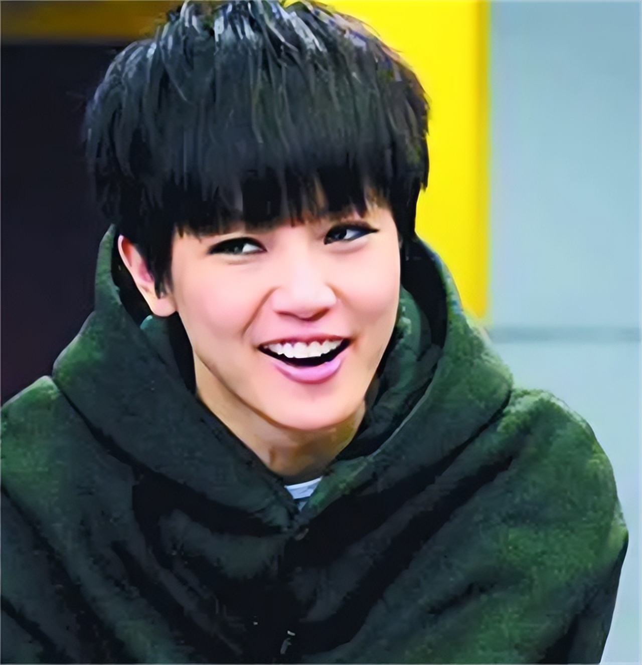 21年“港独”何韵诗被捕：大发“乱港财”，出书定价110元港币