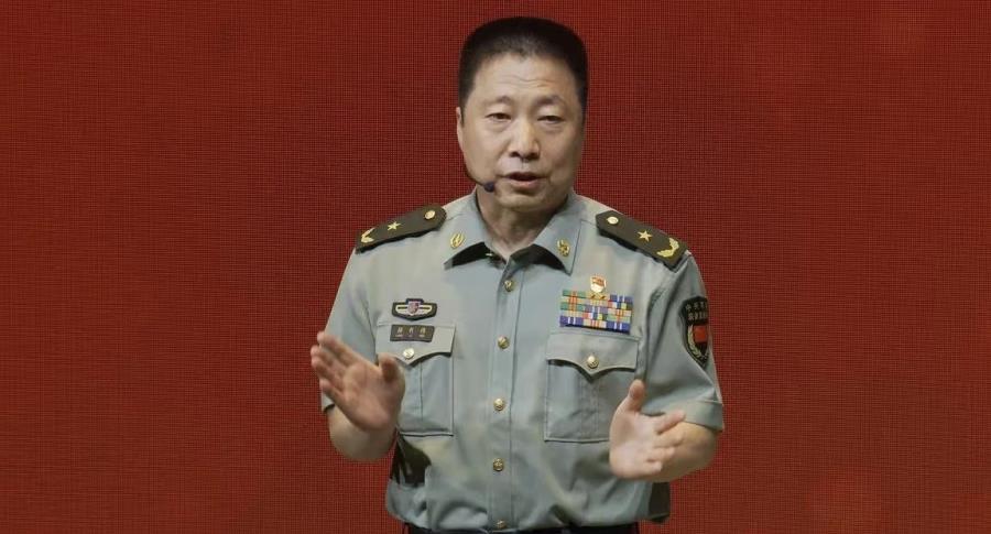 杨利伟航天员着陆出舱全程,杨利伟迎接神十六航天员出舱