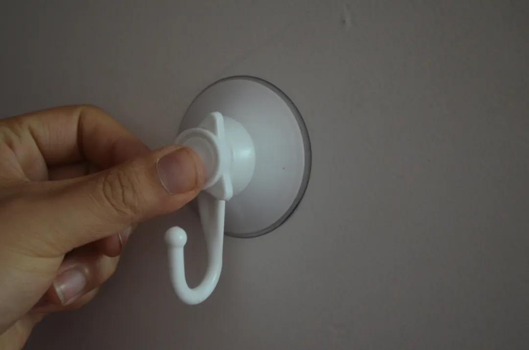 吸盘式挂钩吸不住怎么办,重复使用吸盘挂钩吸不住的妙招