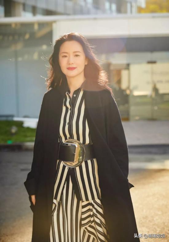 陈数秋冬穿衣搭配,明星穿搭碎花裙陈数