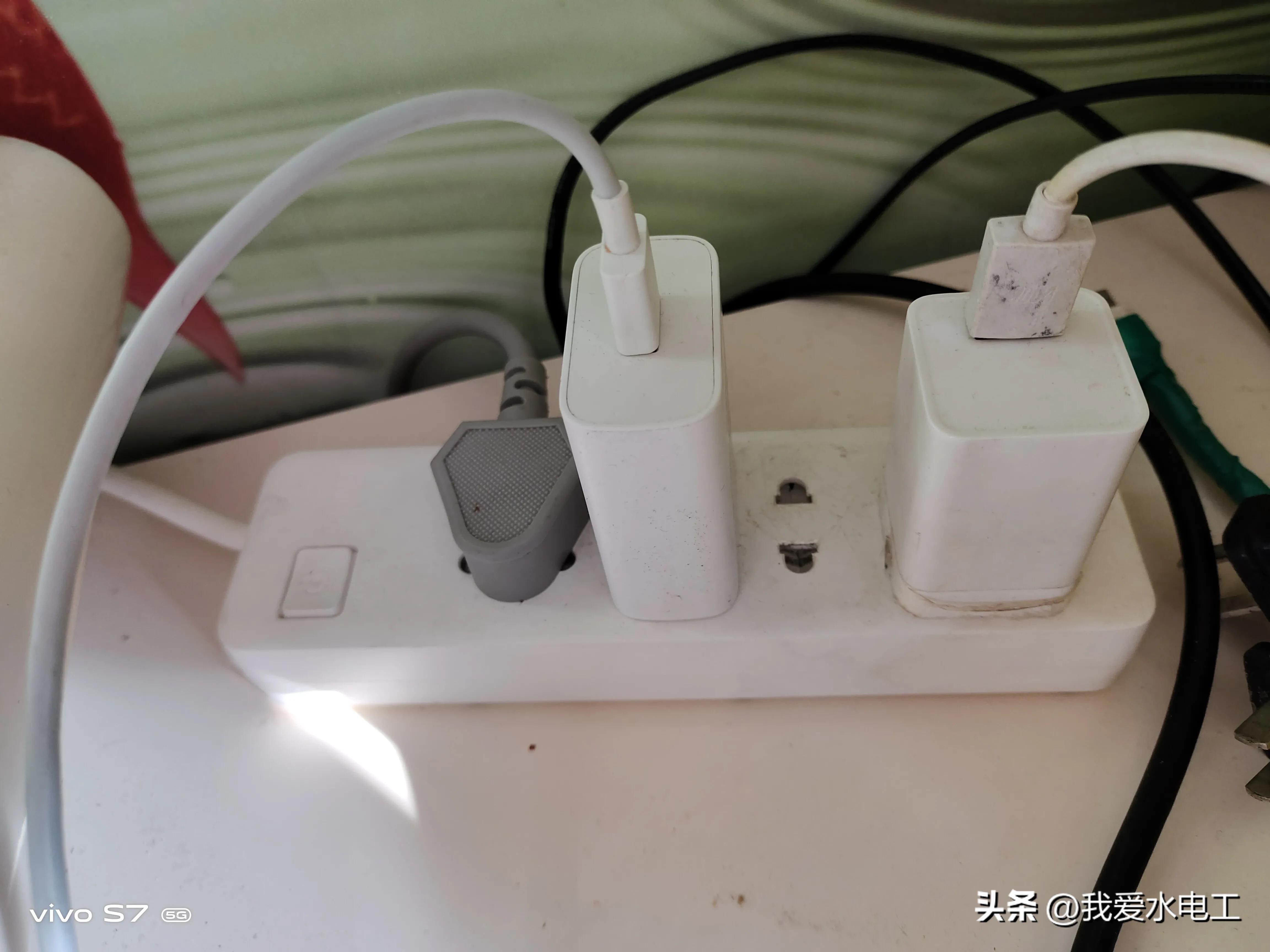 家里的插座不好看怎么改造,家中新装的插座为什么会难插难拔