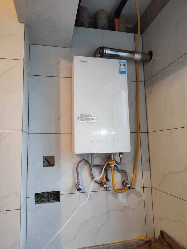 美的燃气热水器安装费大概多少钱,燃气热水器安装费要400多正常吗