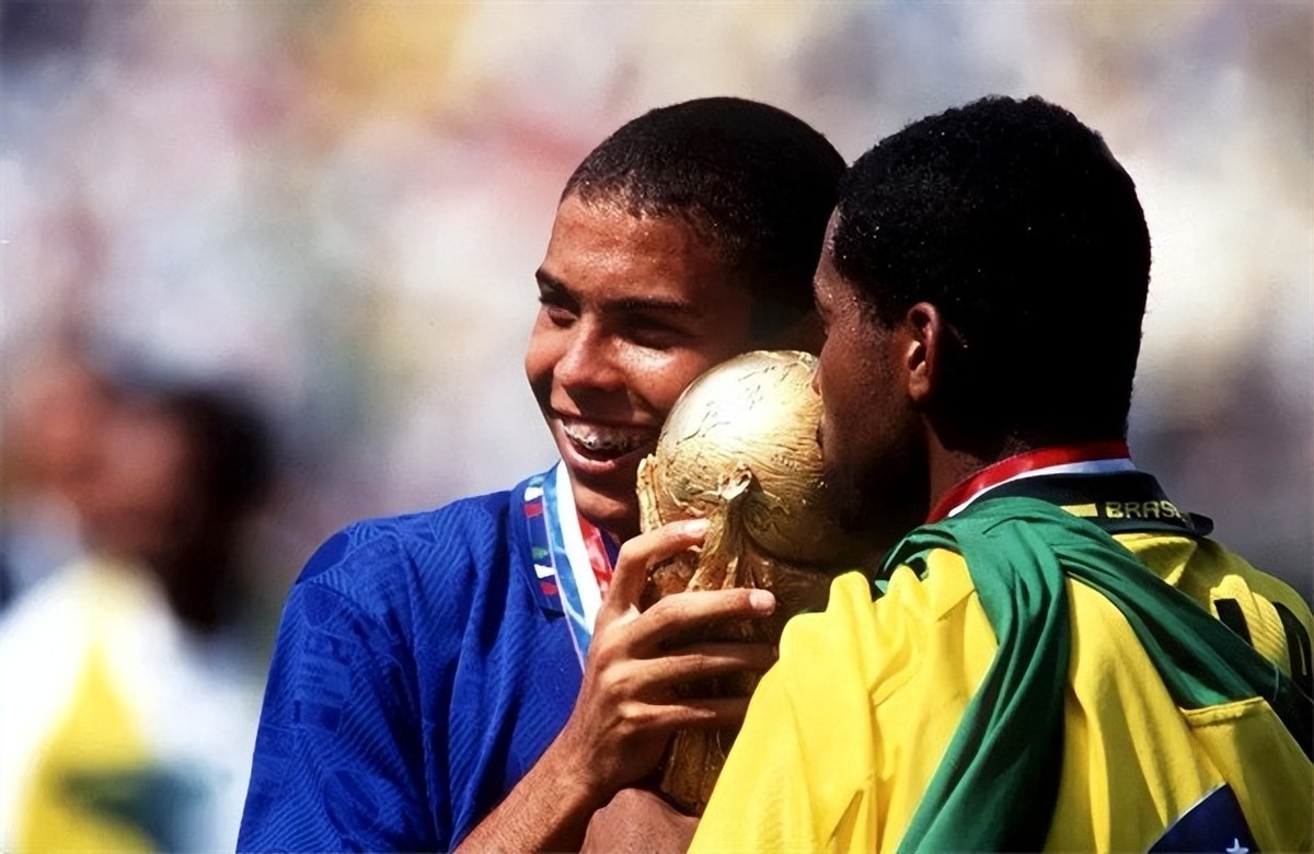 罗纳尔多大罗身家,罗纳尔多2012年在哪个俱乐部