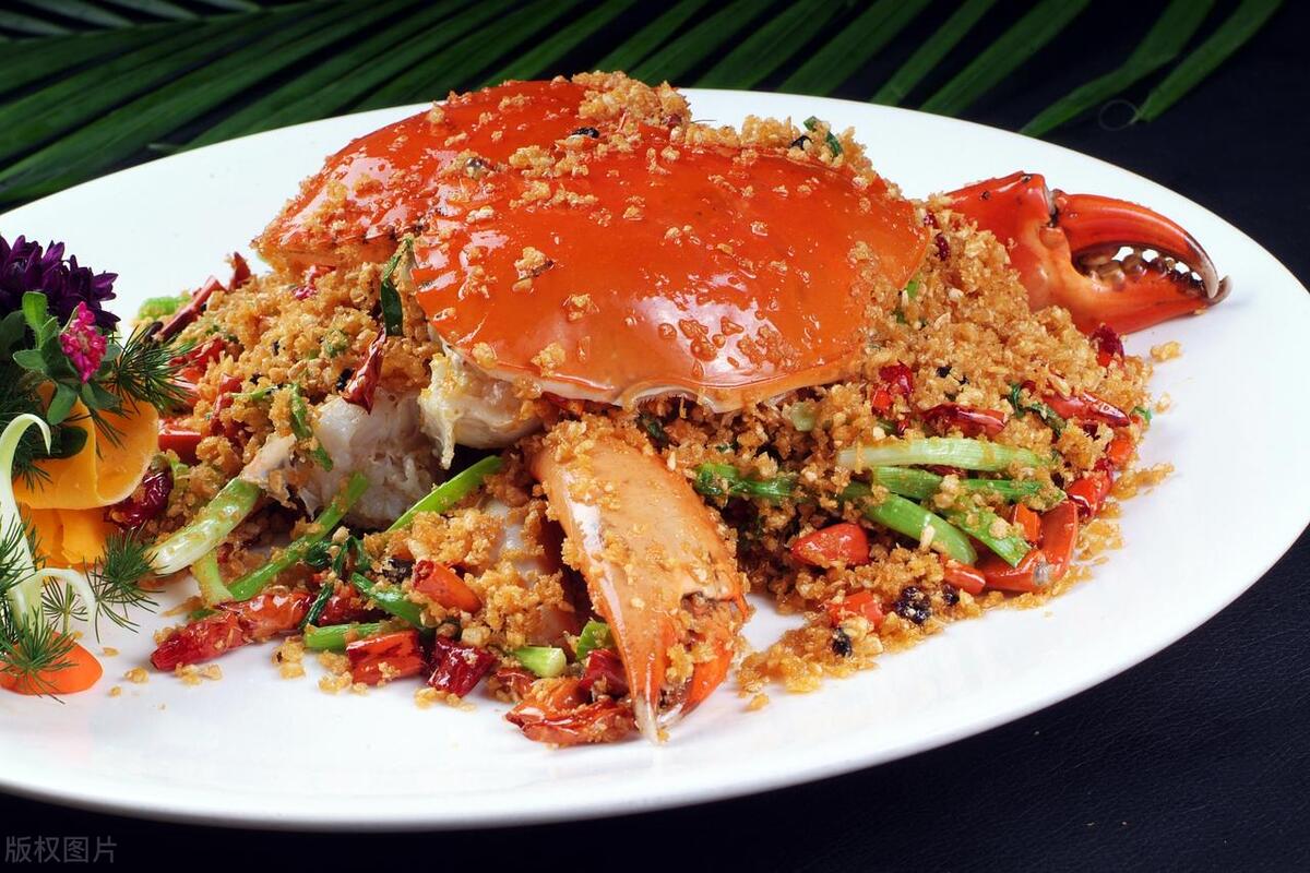 避风塘炒花蟹肉嫩滑吗,避风塘炒蟹高端装盘