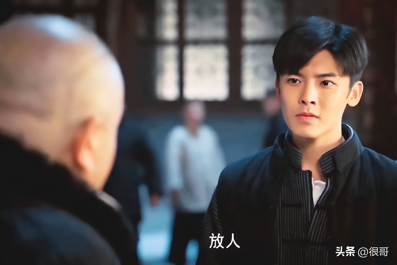 胡同赵露思侯明昊合照,胡同赵露思侯明昊路透