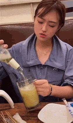 在老公车里发现东西,老公车里发现口红印怎么办