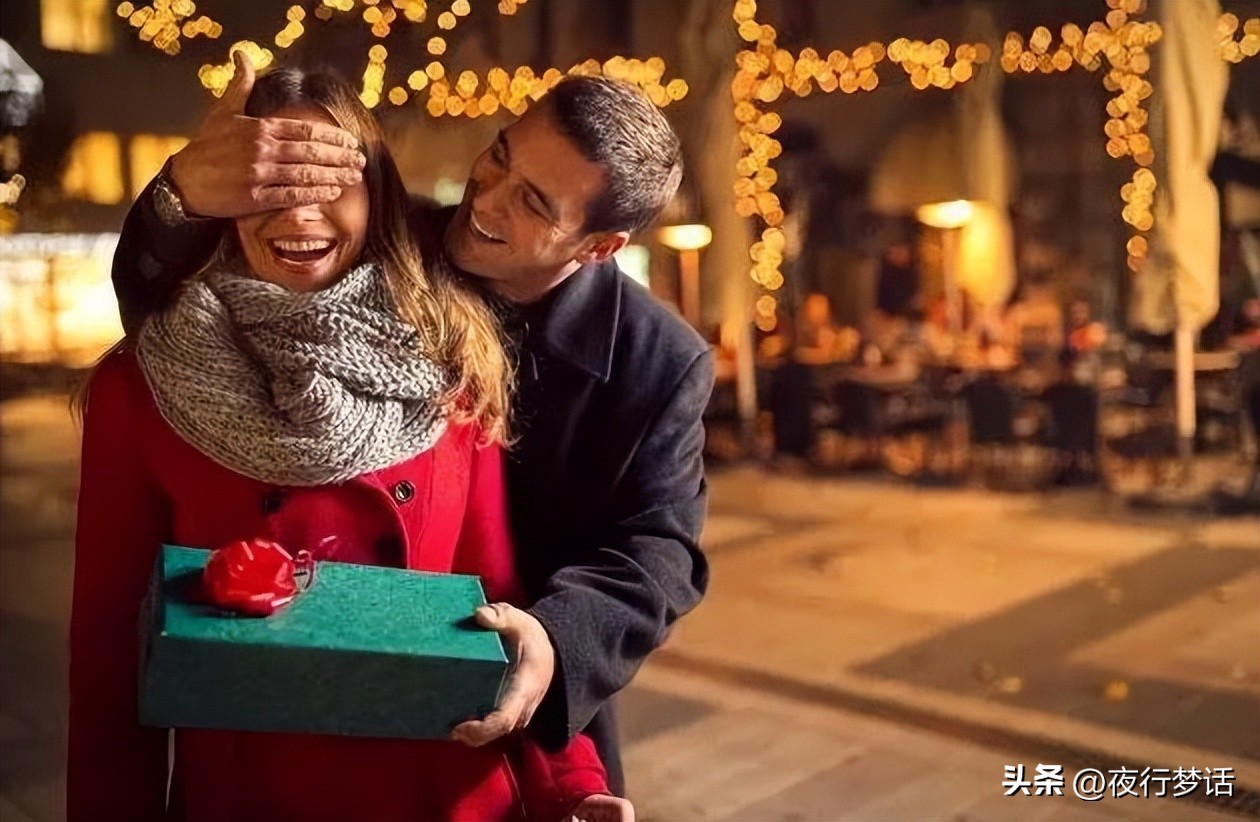 大学情侣花销1500,大学情侣每月花1500