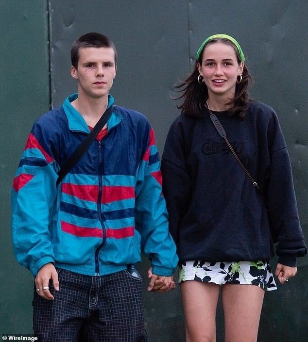 贝克汉姆布鲁克林17岁,贝克汉姆贝小七今年多大了